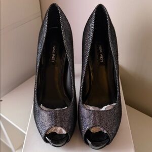 Nine West Glitter Silver/Black Peep Toe Heels